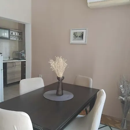 Dani בית הארחה פומורי